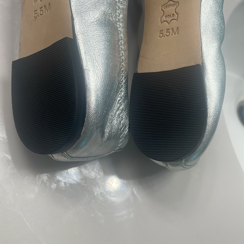 Tory Burch Silver Flats with Signature Medallion - Picture 7 of 9
